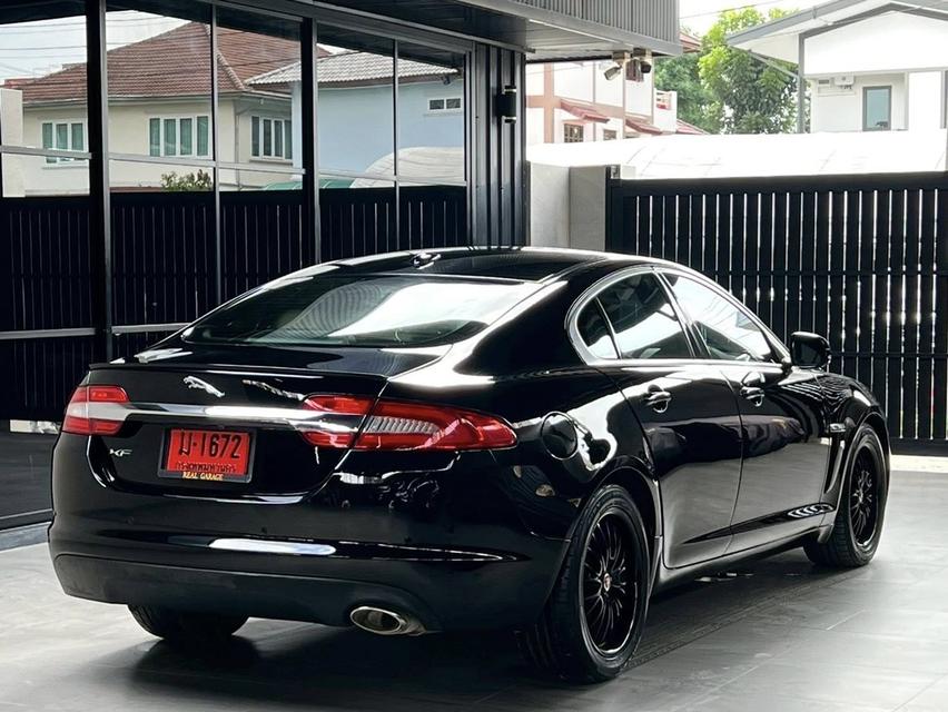 Jaguar XF 2.2 Sedan 4