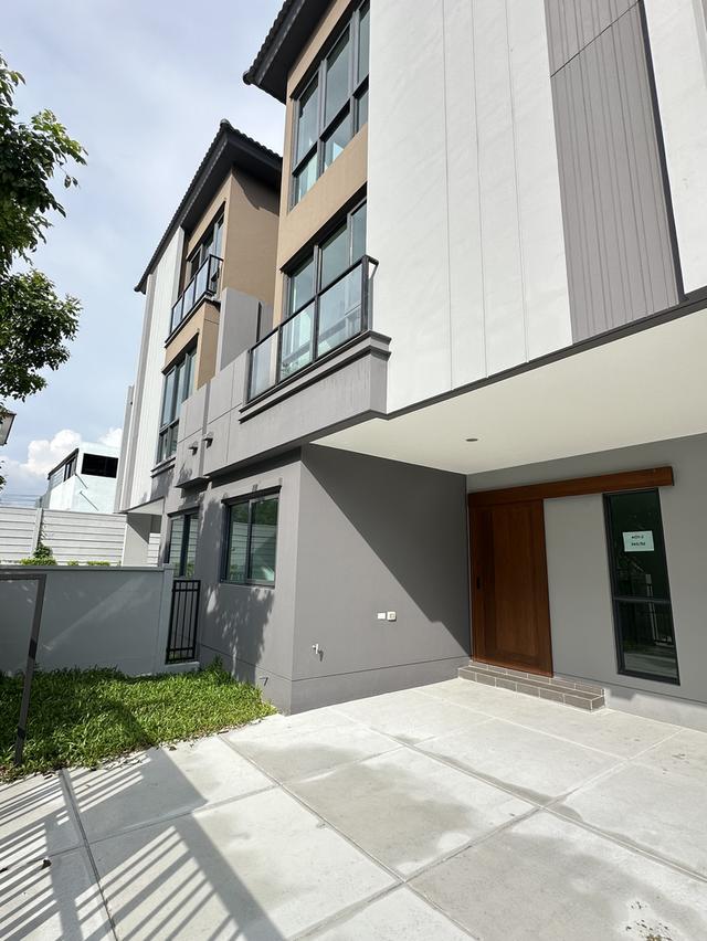 บ้านแฝด 3 ชั้น บ้านกลางเมือง ดิ อิดิชั่น ศรีนครินทร์-สวนหลวง  2