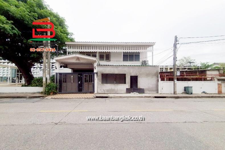 ที่ดินพร้อมบ้าน ซอยปรีดีพนมยงค์ 26 เนื้อที่ 181 ตรว. ถนนสุขุมวิท 71 แขวงคลองตัน เขตวัฒนา กรุงเทพมหานคร 1
