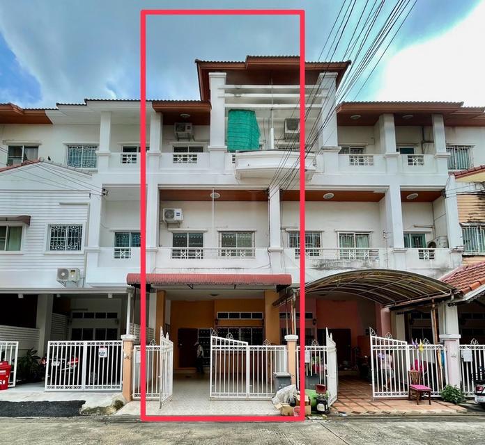 ให้เช่า ทาวน์เฮ้าส์ 3 ชั้น 196 ตรม. หมู่บ้านปริญญลักษณ์ นวมินทร์ 52-1 Fully Finished 1
