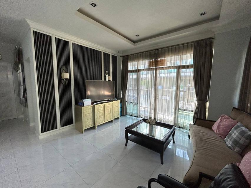 Sale  Narasiri Topiary Navamin  380 sqms. 4 bedrooms 6 bathrooms Fully furnished Sale 17 M.baht Tel : 085-1210072 7