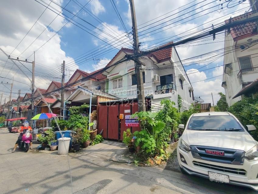 หมู่บ้านพกบัณฑิตแลนด์ แอนด์ เฮ้าส์ ถนนลำลูกกา ต.คูคต อ.ลำลูกกา จ.ปทุมธานี 2