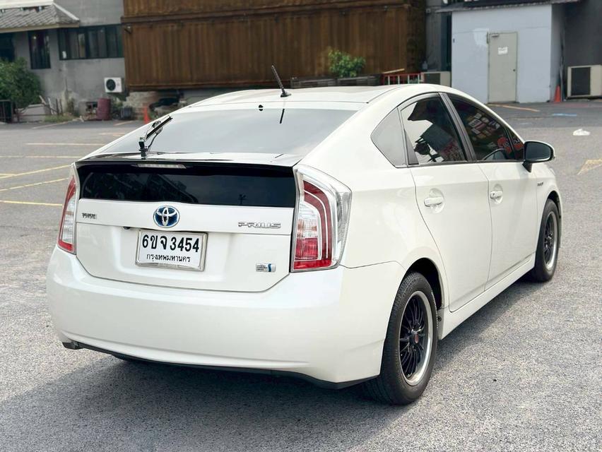 Toyota Prius 1.8 Hybrid เกียร์ออโต้ สีขาว ปี 2012 6