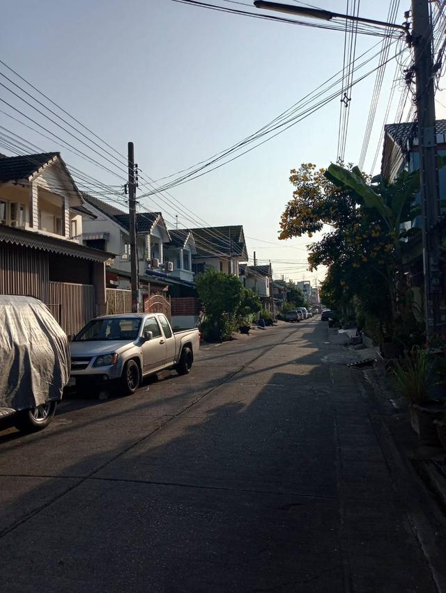 ขายด่วยบ้านทาวเฮ้าน์ 18 ตรว หมู่บ้านพิศาลโครงการ5 บางขุนเทียนพระราม2 เดินทางสะดวกใกล้ทางด่วน พระราม2 ดาวน์คะนอง 10