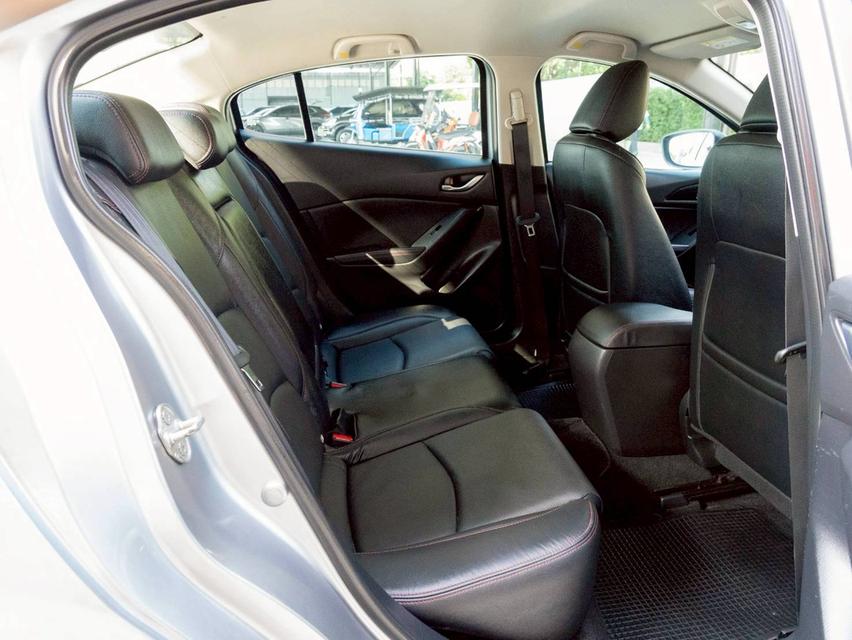 Mazda 3 2.0S ปี 2015 ♨️ #ประกันเครื่องเกียร์หลังการขาย3ปี / 30,000km. ♨️ 13