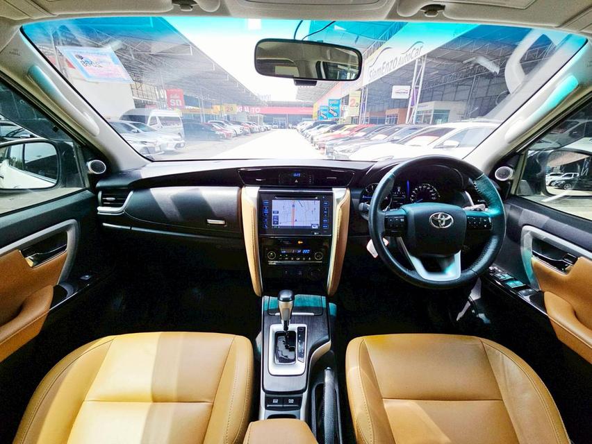 รหัสรถ SEZ372 Toyota Fortuner 2.8 V 4WD เกียร์ ออโต้ ดีเซล สี ขาว-ดำ ปี 2016 8
