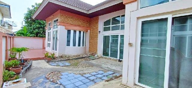 ใหม่ 105ตร.วา. รร.นานาชาติสยาม 1.9 กม.ให้เช่าบ้านใหญ่มาก 2 ชั้น ตลาดนานาเจริญ 3 กม. 335ตร.ม.รพ.เอกปทุม 2.4 กม.3นอน BTSคู 6