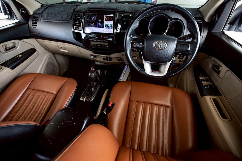 TOYOTA FORTUNER 3.0V 4WD สีเทา เกียร์ออโต้ ปี 2005 แต่งครบๆ หลักแสน 11