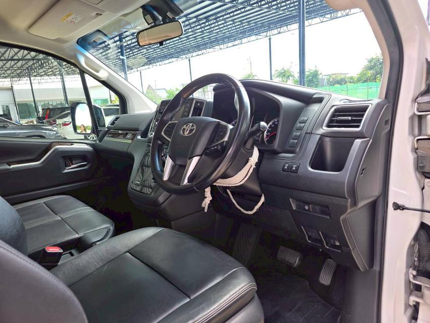 TOYOTA MAJESTY 2.8 PREMIUM 2020 จด 2021 15