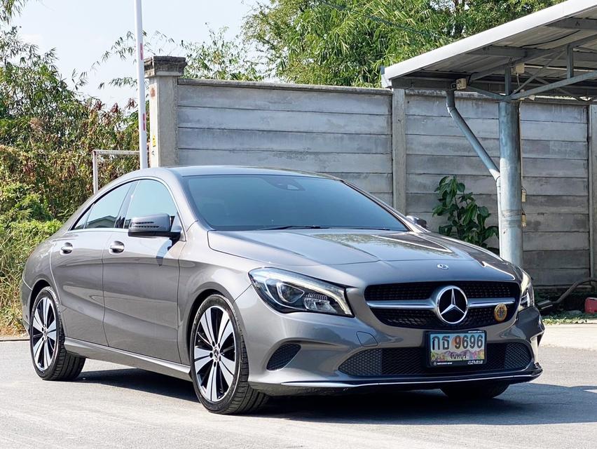 Mercedes-Benz CLA200 Urban Facelift W117 ปี2018 เลขไมล์ 73,xxx km