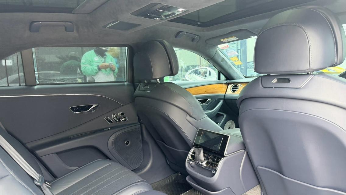 Bentley Flying Spur 2.9 Hybrid 4WD 2022จด23 สีขาว รถศูนย์ AAS วารันตียังเหลือต่อได้ ออฟชั่นเต็มสุด รูปที่ 12