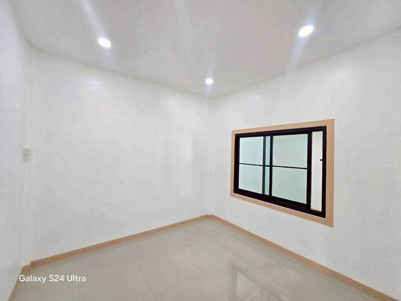 หมู่บ้านบัวทองเคหะ ไทรน้อย นนทบุรีทาวน์เฮาส์ชั้นเดียว  ต้นสายรถเมล์134,516  มีตลาดสด24ชั่วโมง ตกแต่งใหม่พร้อมอยู่ 9