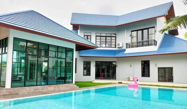 ให้เช่าบ้านเดี่ยว 2 ชั้น Private house pool villa มีสระว่ายน้ำส่วน ถนนศรีนครินทร์
