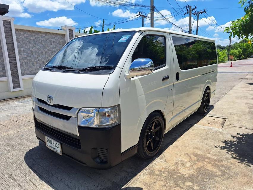 Toyota Hiace 3.0 ECO D4D ดีเซล 2017 รับประกัน รถสวยขับดี สมบูณร์ทุกจุด100%