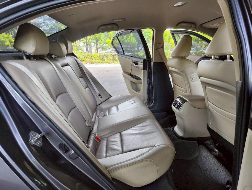ขายรถ Honda Accord 2.0EL ปี 2015 สีเทา เกียร์ออโต้ 10