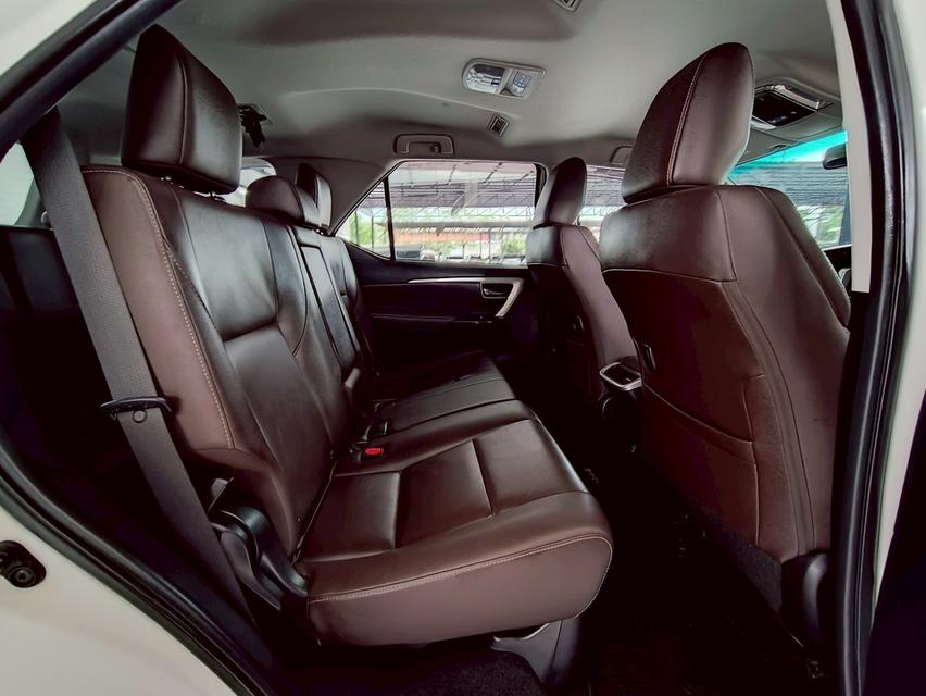 รถยนต์มือสองสภาพพร้อมใช้งาน 11