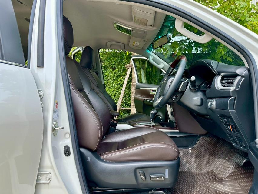 Toyota Fortuner 2.4 Top Sigma4 ดีเซล 4WD Auto ปี 2018 สีขาว เจ้าของดูแลอย่างดี สภาพป้ายแดง 20