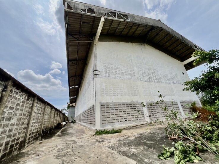 ขายโรงงาน 2 หลัง มี รง.4 เนื้อที่ 2-3-82 ไร่ ซอยสุขาภิบาล 2 ถนนพุทธมณฑลสาย 4 ตำบลอ้อมน้อย อำเภอกระทุ่มแบน จังหวัดสมุทรสาคร 2