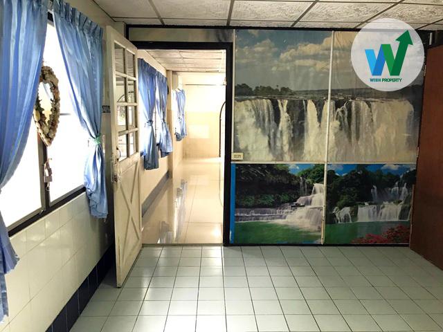 หมู่บ้านดอนเมืองวิลล่า ขายบ้านหลังมุม สภาพดีมาก 17 ตร.ว. 4 ห้องนอน 2 ห้องน้ำ 4 แอร์ ใกล้โรบินสันศรีสมาน 5