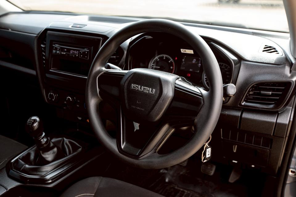 ISUZU D-MAX SPACECAB 3.0Ddi S ปี 2022 สีเทา  16