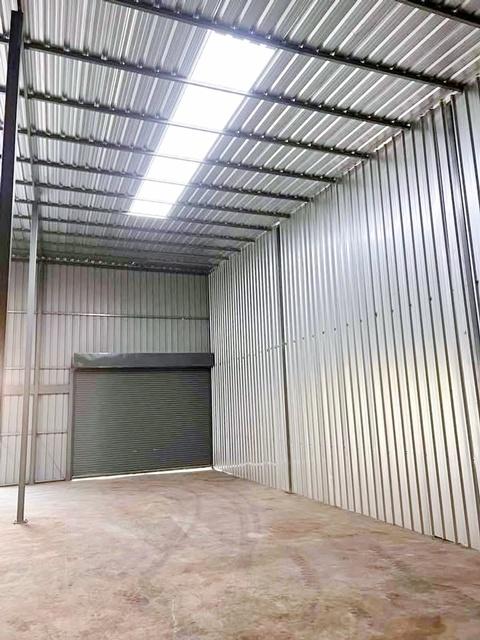 พระจอมเกล้าลาดกระบัง 5.15กม. ติดถนนใหญ่ สารีบุตร-ทับยาว หัวตะเข้ รร.ประสานสามัคคี 300ม. ให้เช่าโกดังใหม่ 120ตร.ม. 30ตร.ว 3