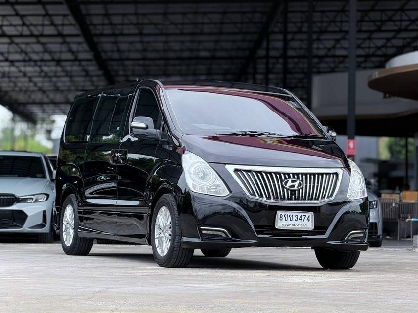 HYUNDAI GRAND STAREX 2.5 PREMIUM 2017รถตู้ ตัวท็อป Premium รถบ้านแท้ สีดำ