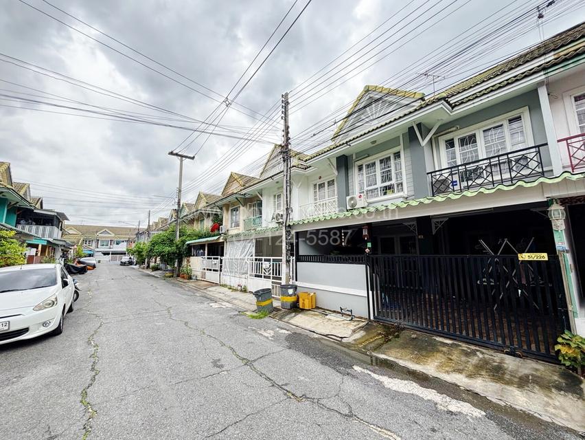 หมู่บ้านพฤกษา 17 ลำลูกกาคลอง 3 ถนนลำลูกกา ต.ลาดสวาย อ.ลำลูกกา จ.ปทุมธานี