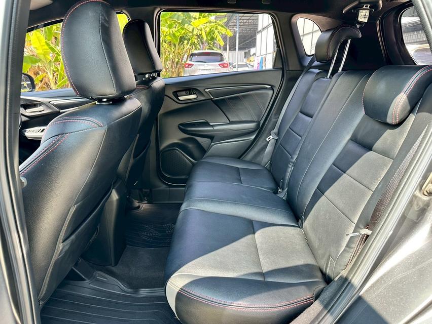 รถบ้านเข้าใหม่ ไมล์เพียง76,000โล เข้าศูนย์ตลอด มือเดียวออกห้างป้ายแดง สวย เดิม ราคาดี วารันตีหลังการขาย #HONDA NEW JAZZ 1.5RS (GK) ปี2019 สีเทา เกีย รูปที่ 14