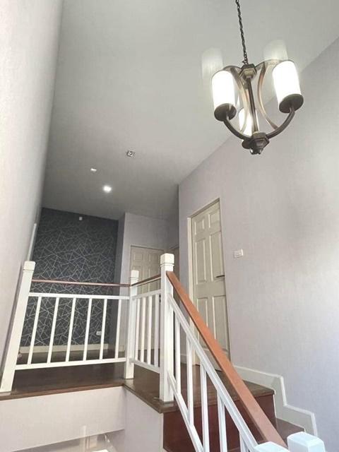 แฟชั่น 4 กม. ให้เช่าบ้านเดี่ยวสุดหรู 2 ชั้น 3-4นอน โลตัส เลียบคลองสอง 1.8 กม. 3 น้ำ รร.นานาชาติร่วมฤดี 4.5 กม. 8