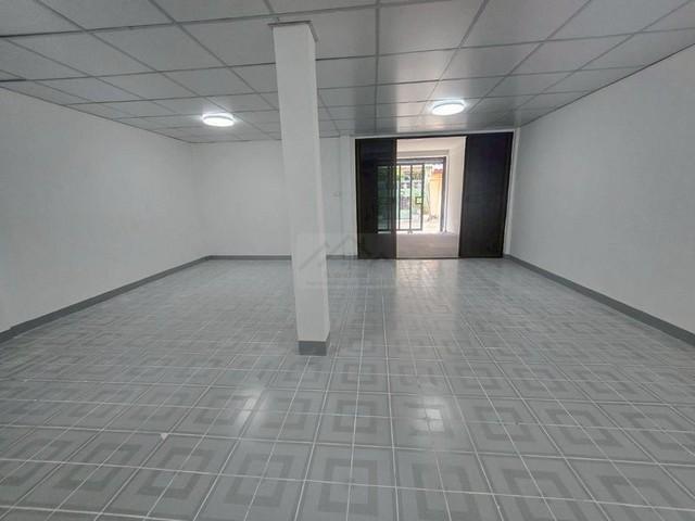 ให้เช่า ทาวน์เฮ้าส์ 2 ชั้น ซอยประชาราษฏร์บำเพ็ญ16 ใกล้ MRT ห้วยขวาง
