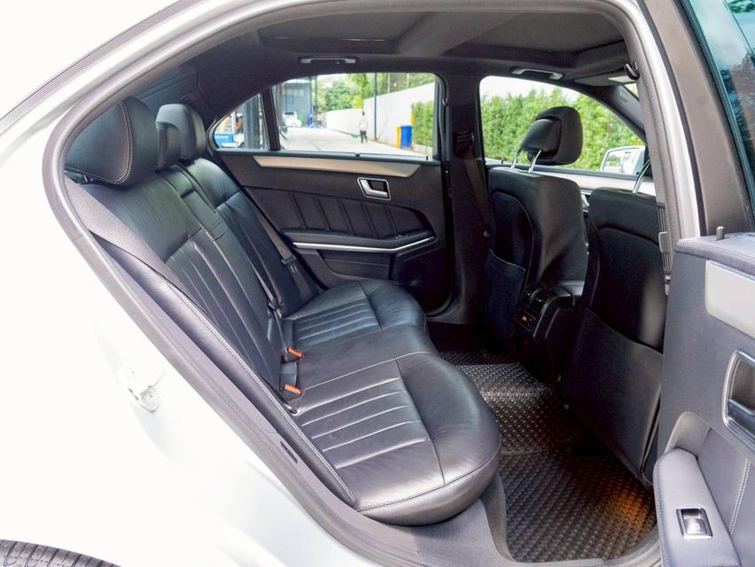 Mercedes-Benz E300 2.1 AMG Bluetec Hybrid (W212) ปี 2014 15