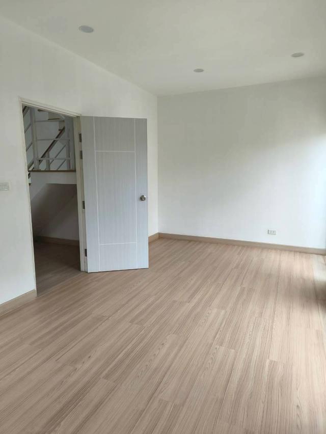แอทไนซ์ วัชรพล 9 - ทาวน์โฮม 3 ชั้น พร้อมอยู่ ใกล้รถไฟฟ้า