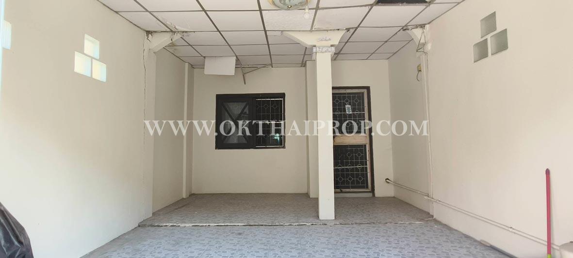 ทาวน์เฮ้าส์ หมู่บ้าน นครทองปาร์ควิว 1 ถนนบางกรวย-ไทรน้อย 2