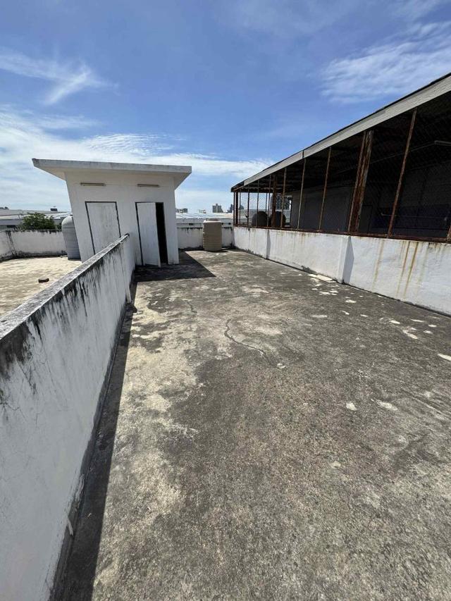 ขายอาคารพาณิชย์ 3 ชั้น 2 คูหาติด หลังมุม ทำเลดี เดินทางสะดวก อำเภอบางละมุง จังหวัดชลบุรี 11