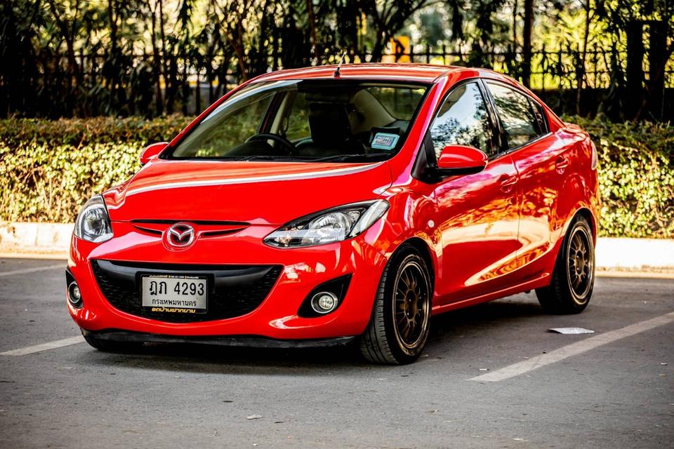 Mazda 2 1.5 Groove Sedan ปี 2010 สีแดง มืเดียวป้ายแดง เกียร์ออโต้ 2