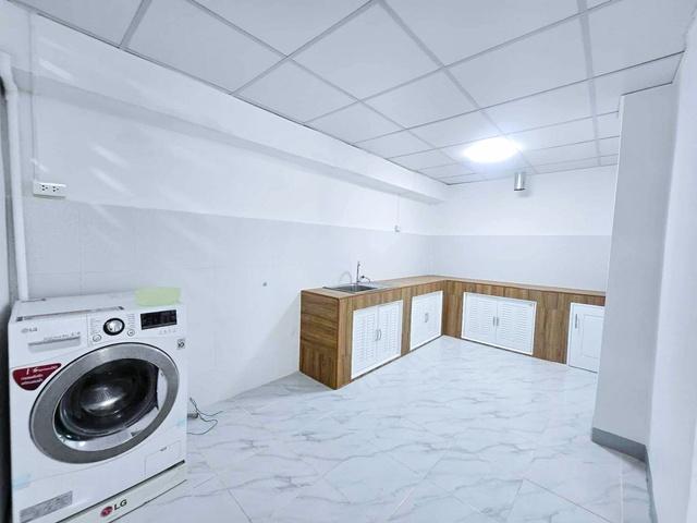 MRT ห้วยขวาง 500ม. 3นอน รร.นานาชาติรีเจนท์ 1.2 กม.ประชาราษฏร์บำเพ็ญ 10-18 ตลาดสดห้วยขวาง 1.4 กม.ทาวน์เฮ้าส์ 2 ชั้น รีโนเ 3