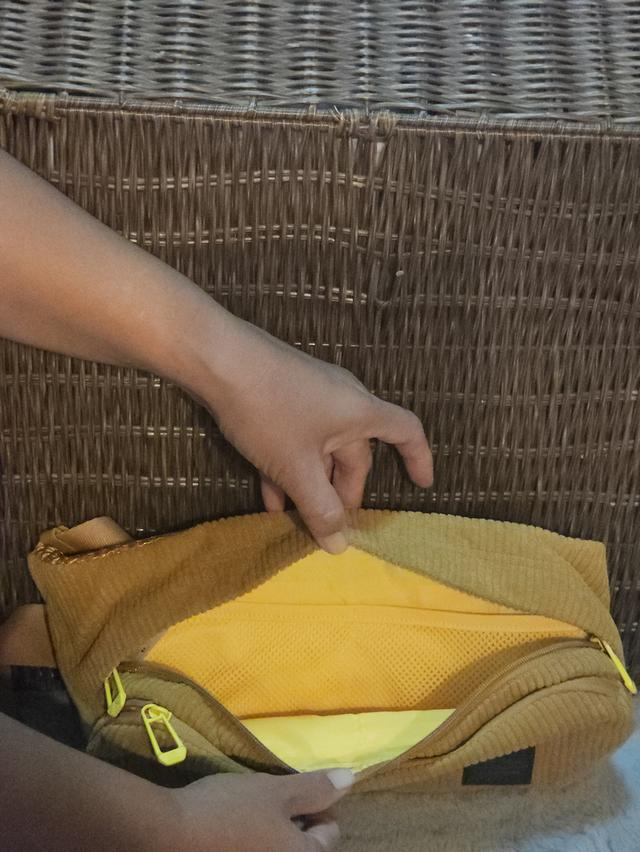 กระเป๋าคาดอกลูกฟูก adidas [แท้] 6