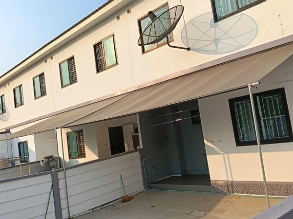 ขายด่วน บ้านทาวเฮ้าส์ หมู่บ้านศิวาลัย บางสมัคร บางปะกง ฉะเชิงเทรา สภาพใหม่ เนื้อที่ 42 ตรว. โทร 0632359638 12