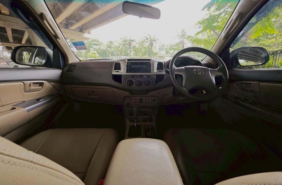 Toyota Hilux Vigo Champ 2.5 E Auto Pre-Runner ปี 2013