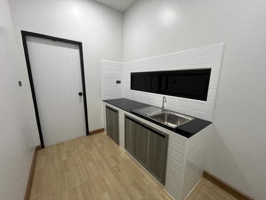 🏡 บ้านเดี่ยวที่มาพร้อมความเป็นส่วนตัวด้วยดีไซน์พิเศษ 2 ห้องนอน 2 ห้องน้ำ 1 ที่จอดรถ และสวน ส่วนตัวภายในบ้าน กับพื้นที่ใช้สอย 100 ตรม. ที่ดินเริ่มต้น 4
