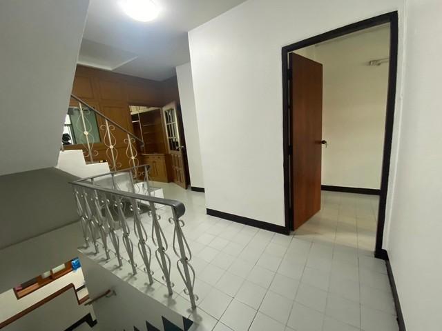 ให้เช่าทาวน์โฮม 3 ชั้น 250 ตร.ม. ซอยประชาราษฎร์บำเพ็ญ แอร์ครบทุกห้อง ใกล้ MRT ห้วยขวาง 4