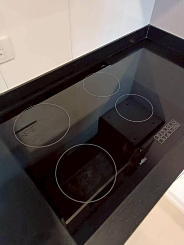 Sale / Rent​ Luxury condo HQ  Sukhumvit 55. Size : 100 square metres Floor : 30 2 bedrooms 2 bathrooms Fully furnished Sale with tenants 7