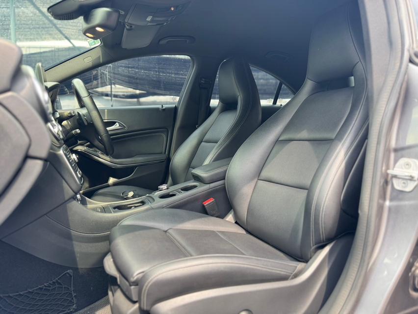 Mercedes Benz CLA200 ปี 2017 12