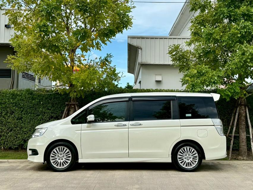 HONDA STEPWGN #SPADA 2.0 ปี 2013 สีขาว รถครอบครัว สุดเอนกประสงค์ เจ้าของดูแลอย่างดี สภาพป้ายแดง 6