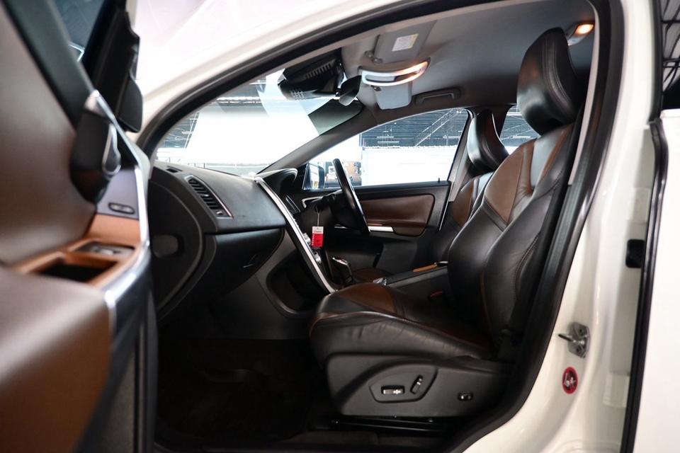 (แจ้งรหัสรถ JRS4136) 🚘 VOLVO XC60 T5 2016 รูปที่ 14