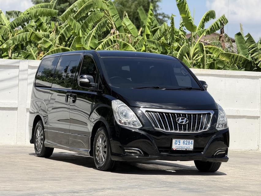 2016 HYUNDAI H1, ELITE โฉม ปี08-18 สีดำ เกียร์ออโต้ รถบ้านแท้ ออกศูนย์ คู่มือ บุ๊คเซอร์วิสครบ