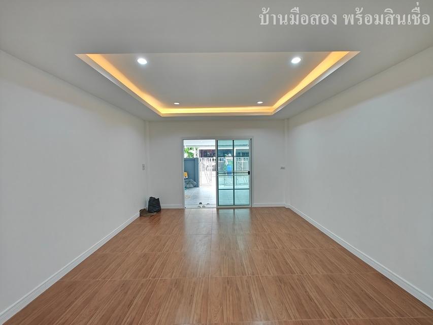 หมู่บ้านรัชธานี6 สายไหม 8