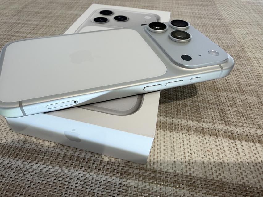 iPhone 17 Pro สีขาว 256 gbประกันศูนย์เหลือเยอะมาก  ผ่อนได้ รูปที่ 3