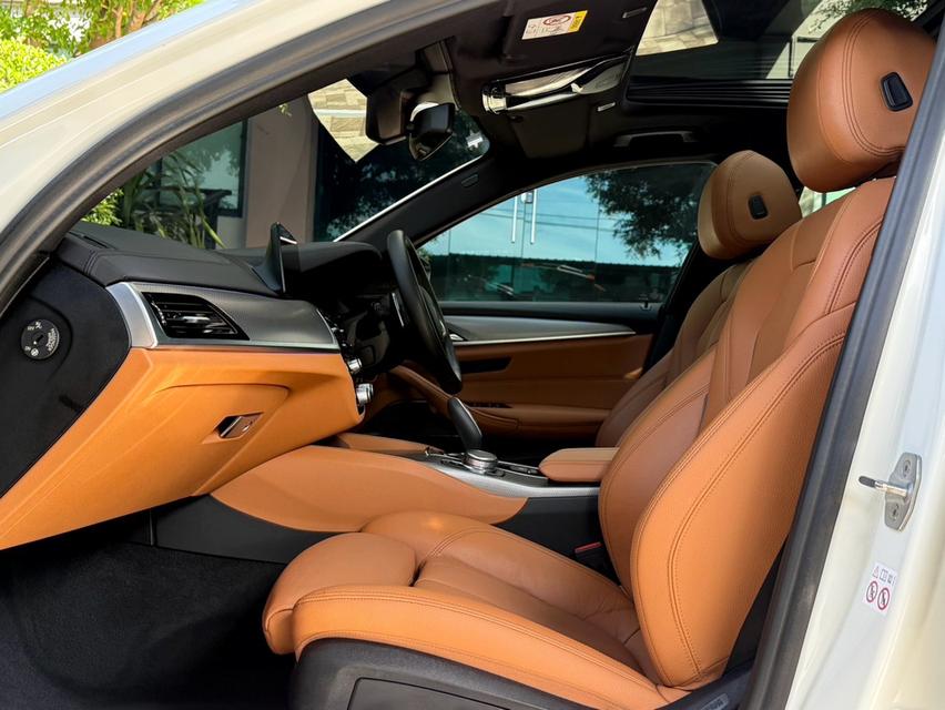 2020 BMW 530e MSPORT รถมือเดียวออกป้ายแดง รถวิ่งน้อย รถเข้าศูนย์ตามระยะ ไม่เคยมีอุบัติเหตุครับ 13