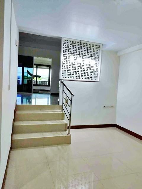รร.นานาชาติคินเคด 2 2.0 กม.4 นอน MRTศรีนครินทร์ 38 900ม. ให้เช่าทาวน์โฮม 3 ชั้น พร้อม3แอร์ 24 ตร.วา. 304 ตร.ม. 1